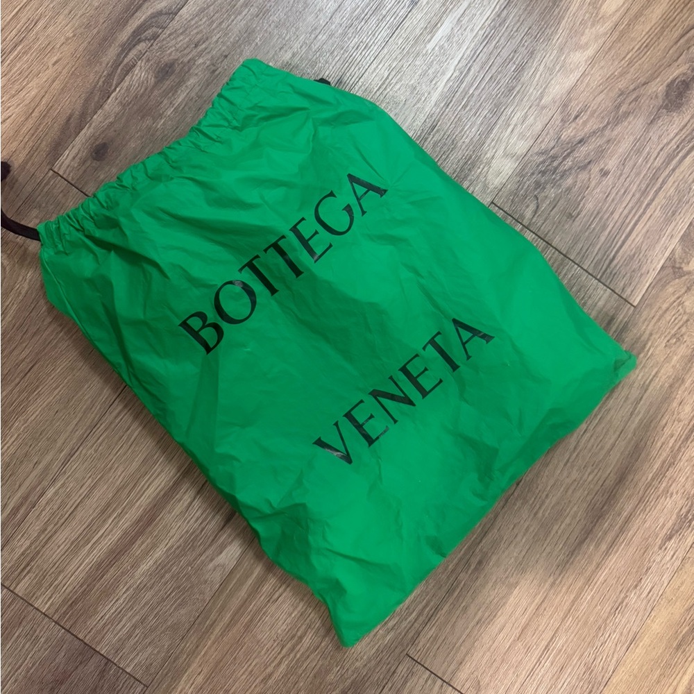 Bottega Veneta Spiraled Green Heels - Picture 2 of 2